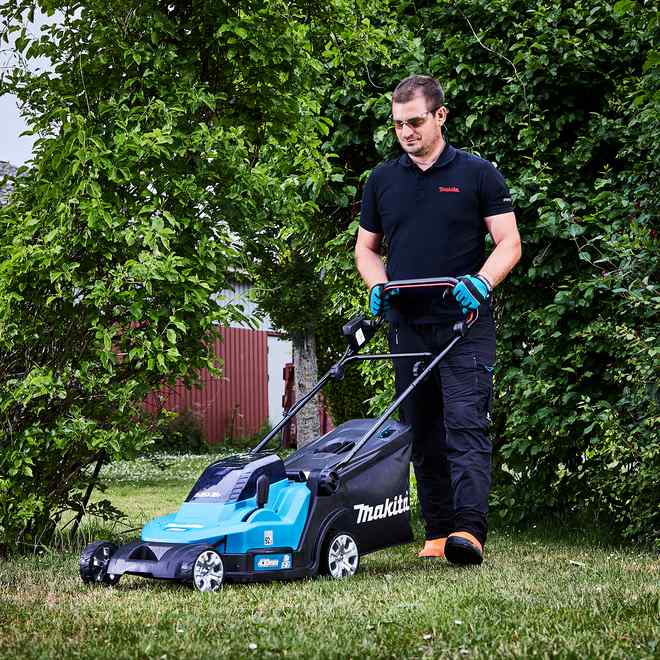 Cordless Lawn Mower DLM432PT2 2x 18 V